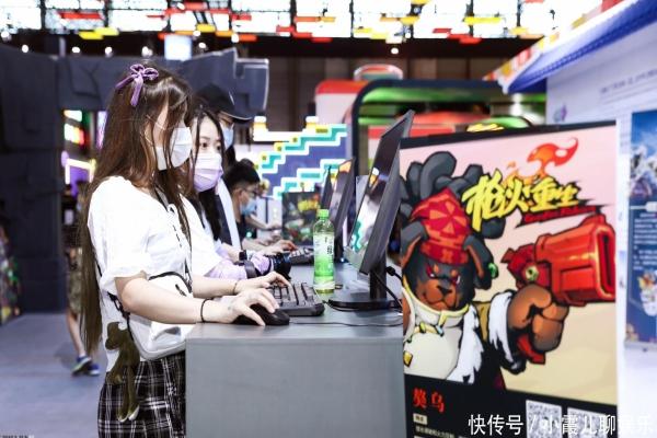 《拳皇98》连招技巧，如何轻松打出连招(图1)